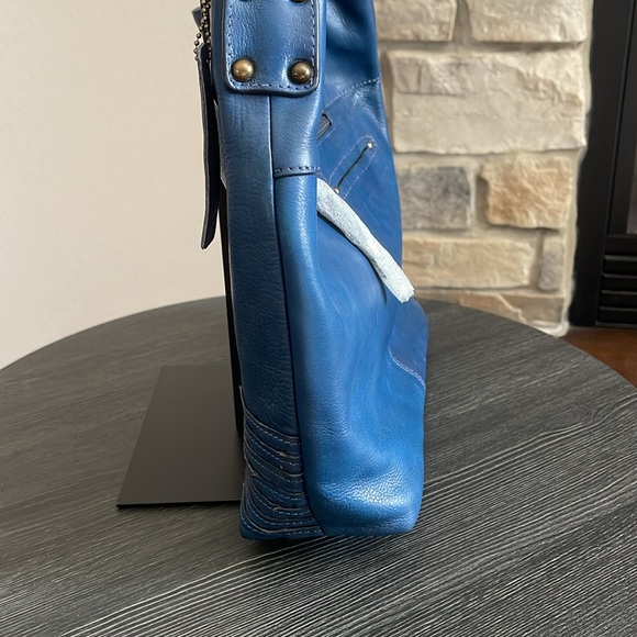 Nino Bossi NWOT Blue Distressed Leather Satchel - Picture 11 of 16